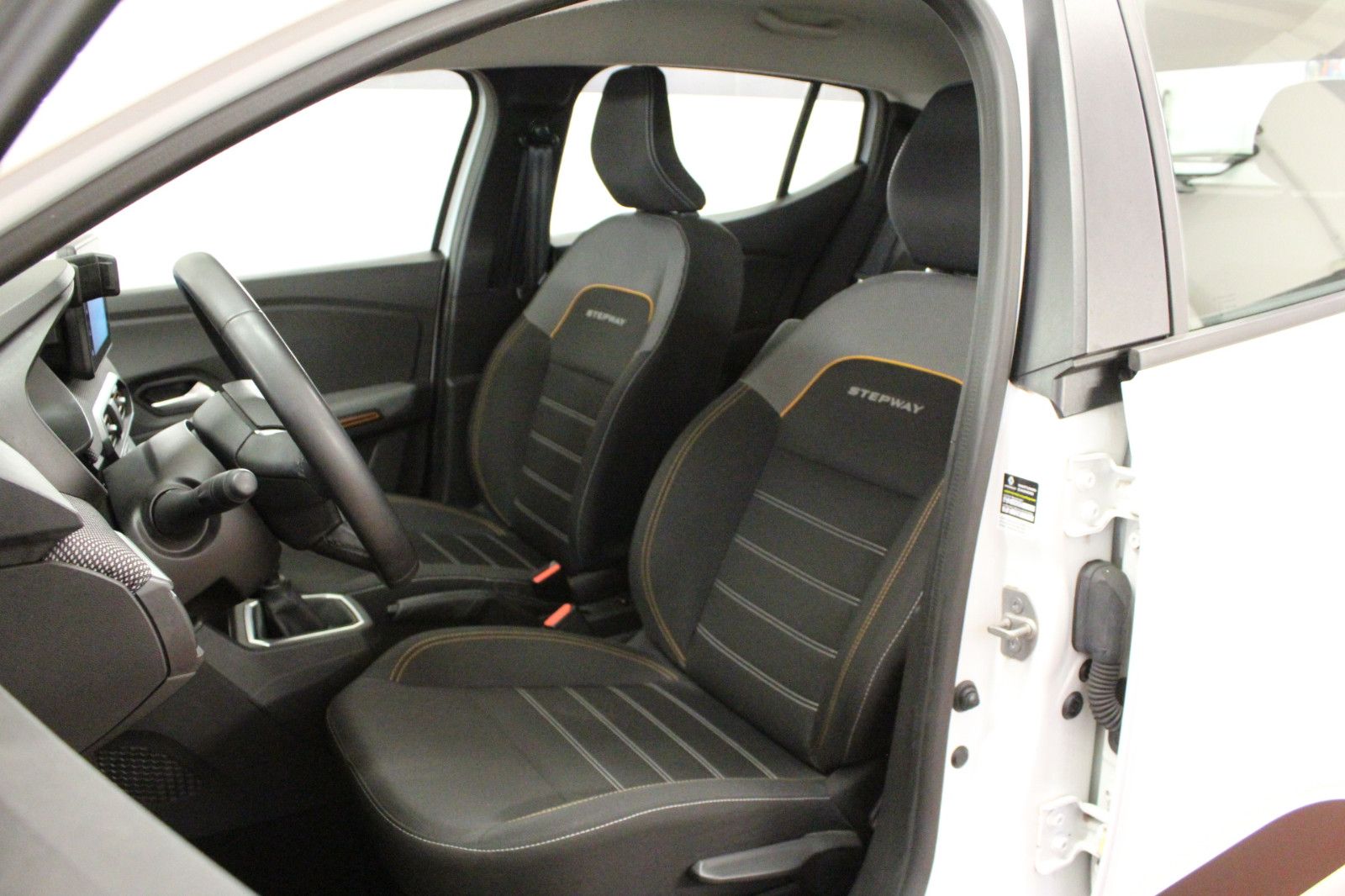 Fahrzeugabbildung Dacia Sandero Stepway TCe 100 ECO-G Comfort *Media-Dis