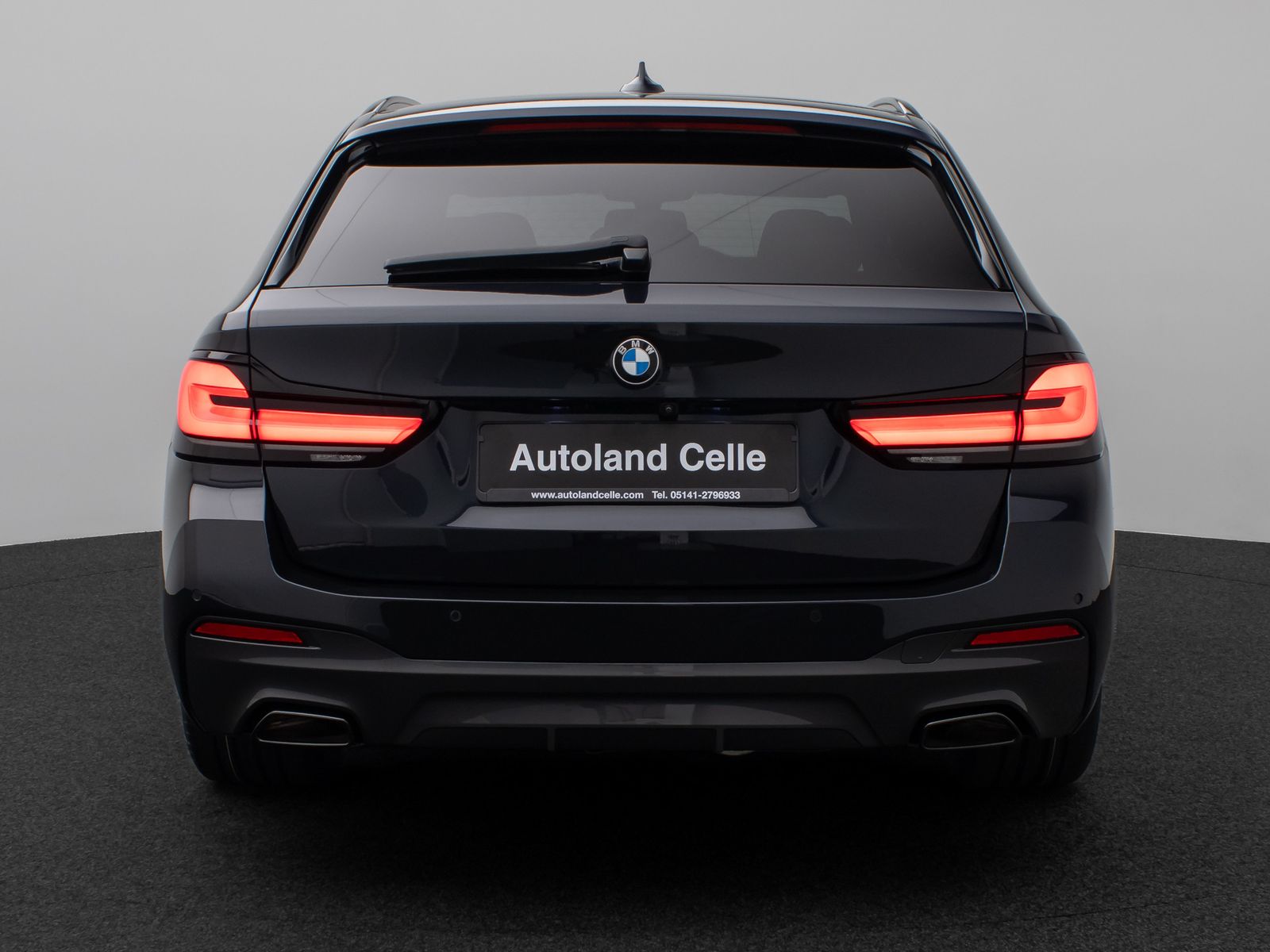 Fahrzeugabbildung BMW 520d xD M Sport Panorama Kamera HUD DAB H/K AHK