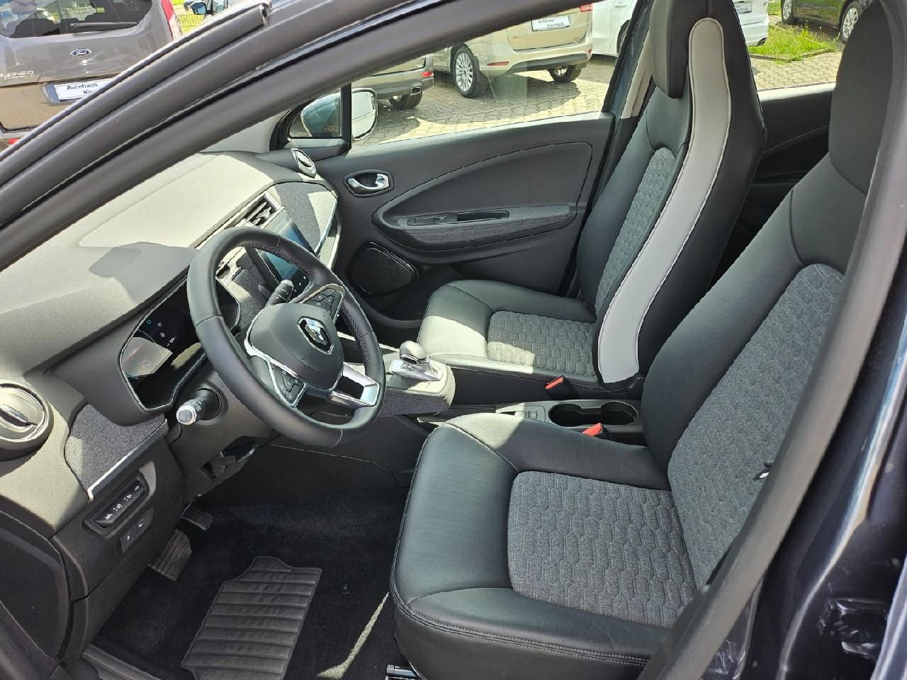 Fahrzeugabbildung Renault Zoe Intens  großes AkkuNavi Kamera Winterpaket