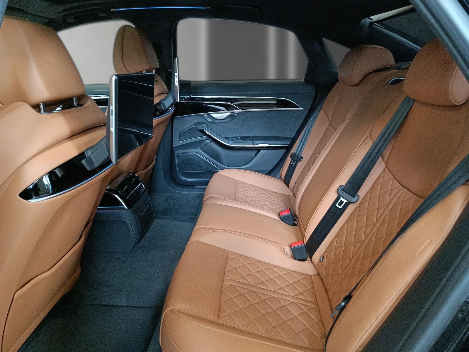 Audi A8 - Bild 17