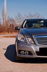 Mercedes-Benz E 550 W212, 2010 r. | 99 000 km  - graue Mercedes-Benz E 500