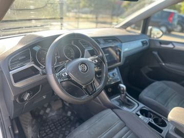 Volkswagen Touran - 11