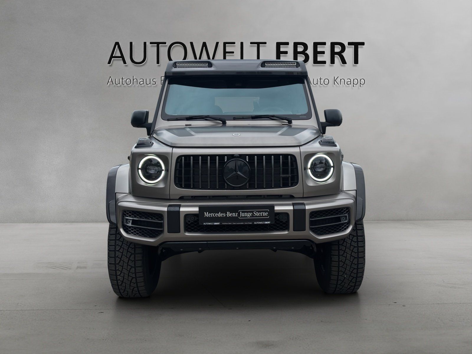 Fahrzeugabbildung Mercedes-Benz G63AMG 4x4² Dachträger MAGNO Kirschholzboden NEU