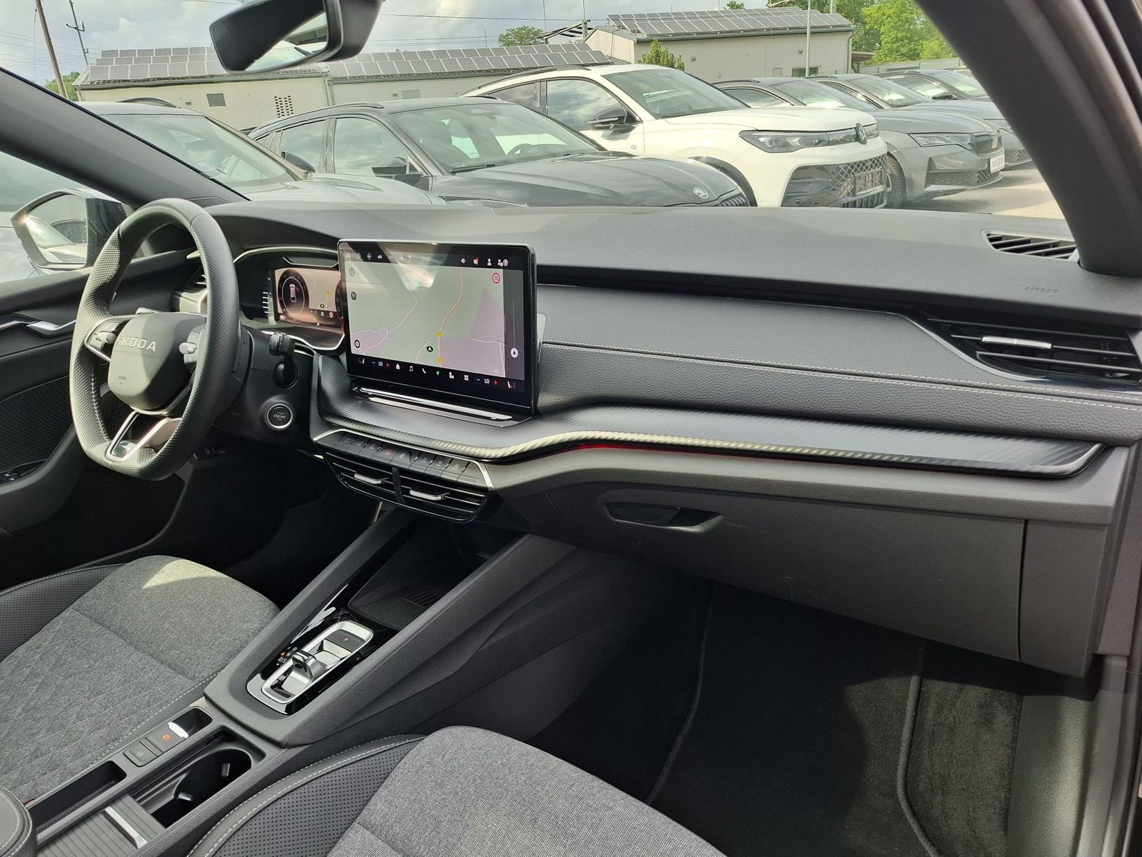 Fahrzeugabbildung SKODA Octavia 1.5 DSG Sportline PANO*MATRIX*AHK*5J.GAR
