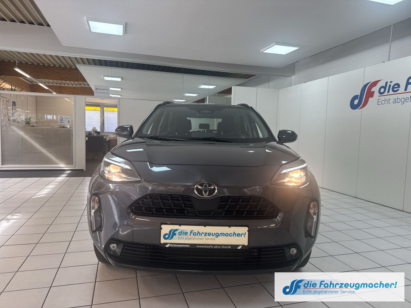 Fahrzeugabbildung Toyota Yaris Cross Hybrid FWD Comfort ACC DAB Spurhalte