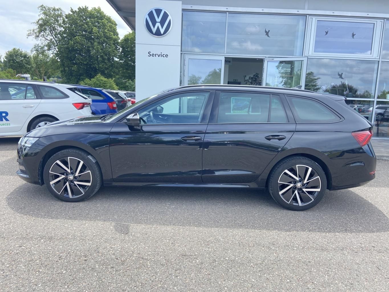 Skoda Octavia Combi 2.0 TDI DSG CLEVER AHK+18"+EL.HECK imagem 2