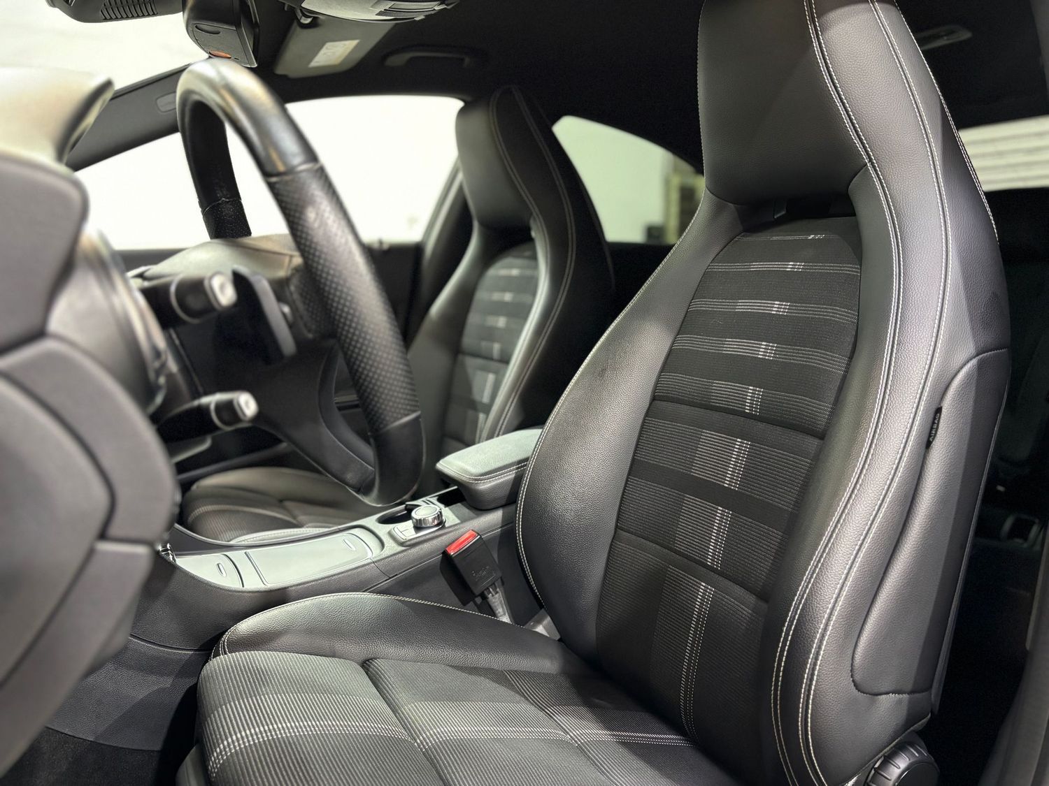 Fahrzeugabbildung Mercedes-Benz CLA 180 Urban Night Sport#LED#Kamera#Navi