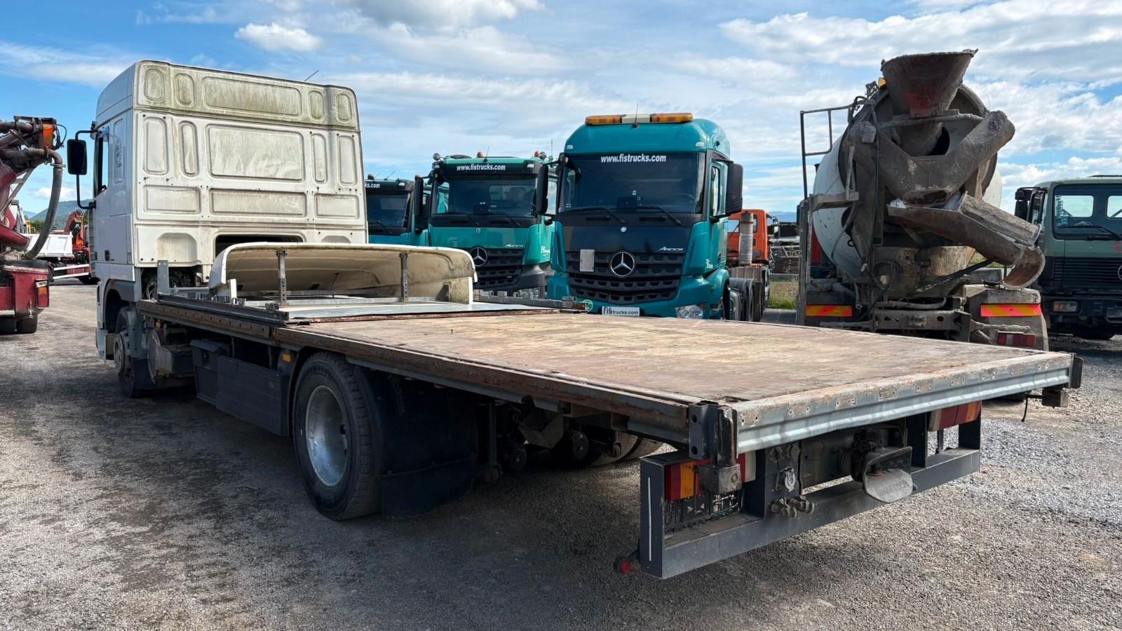 DAF 95.430 4X2 STAKE BODY