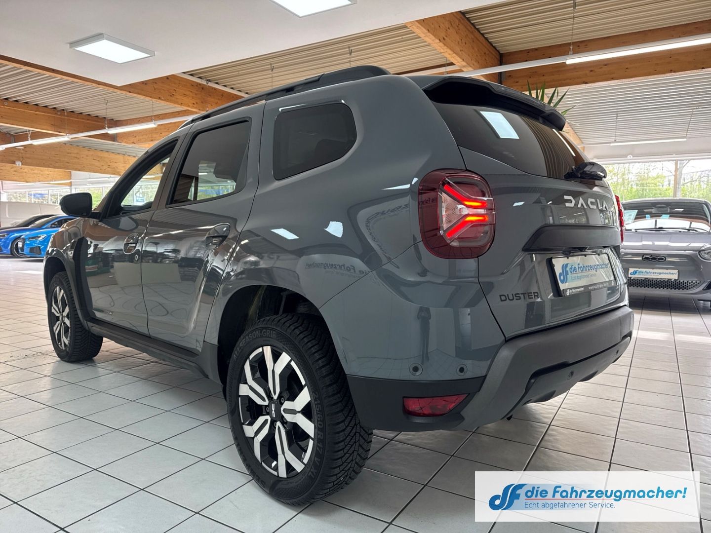 Fahrzeugabbildung Dacia Duster II Journey Navi 360 Kamera Klimaautom SHZ