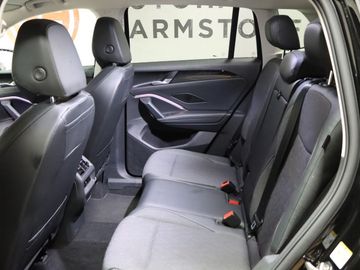 Fahrzeugverkauf 21 Volkswagen Tiguan 1.5 eTSI 110 kW Life AHK elek. Koffer Kam