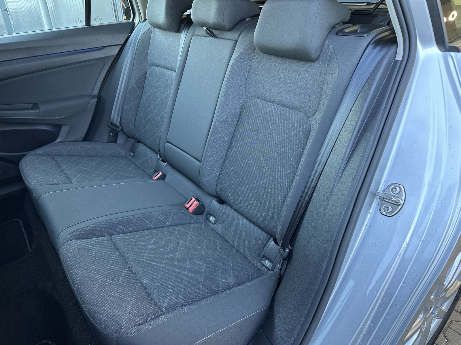 Fahrzeugabbildung Volkswagen Golf Variant 2.0 TDI DSG Life NAV+LED+KAM+AHK+VC