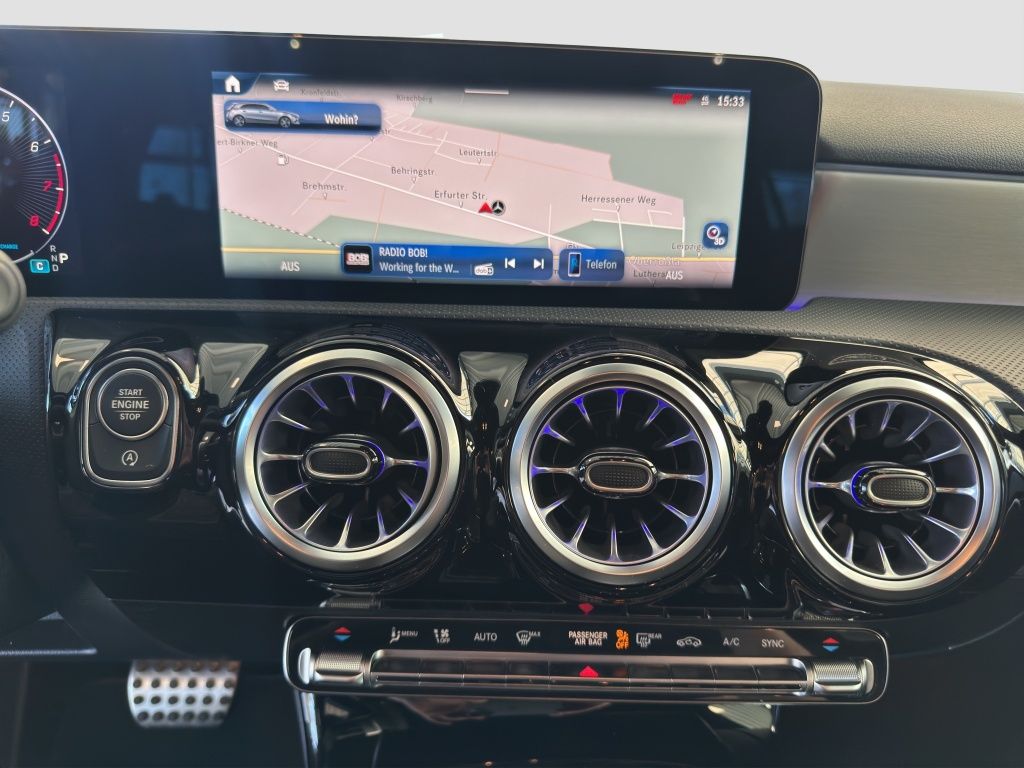 Fahrzeugabbildung Mercedes-Benz A 200 AMG Line*Night Paket*Kamera*KEYLESS-GO