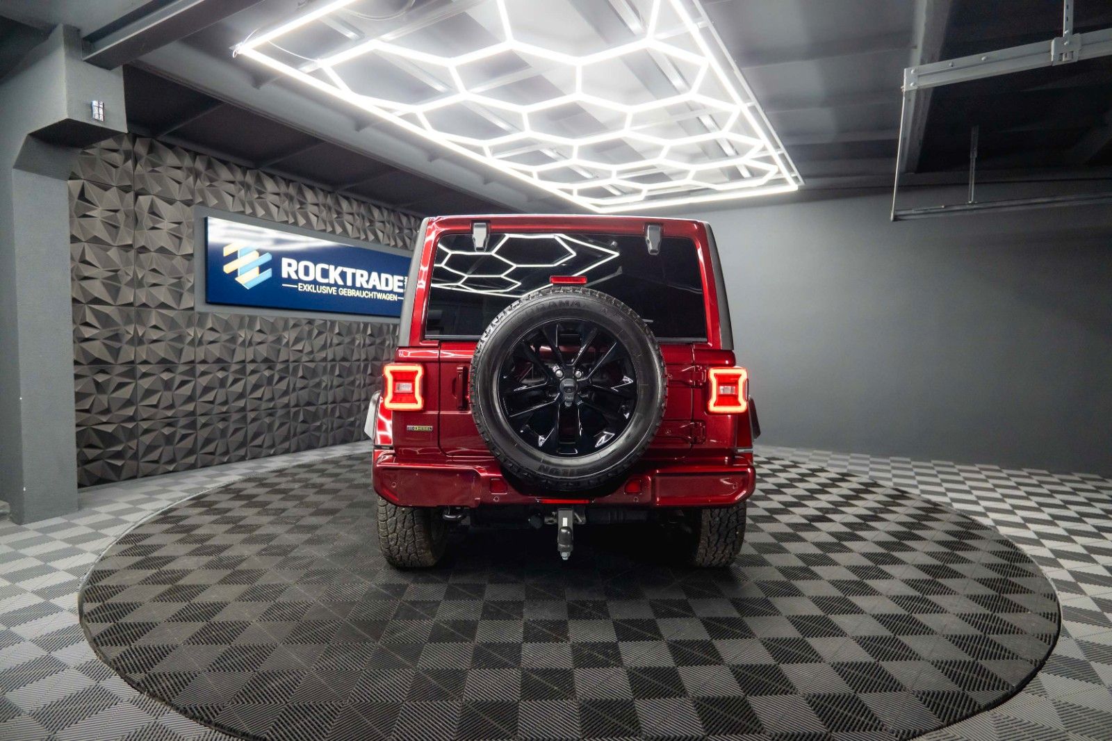 Fahrzeugabbildung Jeep Wrangler 3.0L EcoDiesel Unlimited Sahara 4x4 ACC