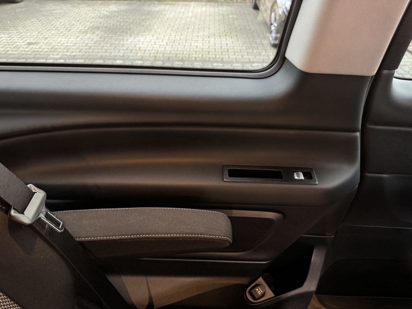 Fahrzeugabbildung Mercedes-Benz V 220 d EDITION/LED/Navi/DAB/Cam/Spur/Side/AHK/