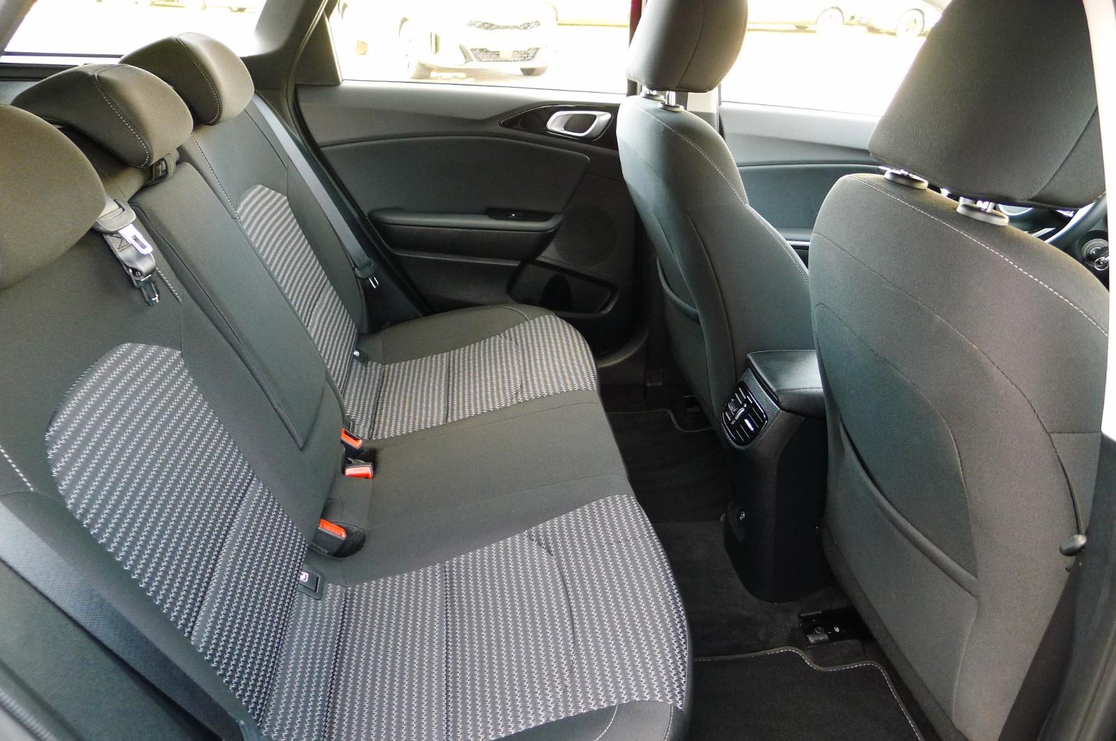 Kia Ceed SW 1.5 T-GDI 140 PS DCT Spirit/Navi/UVO