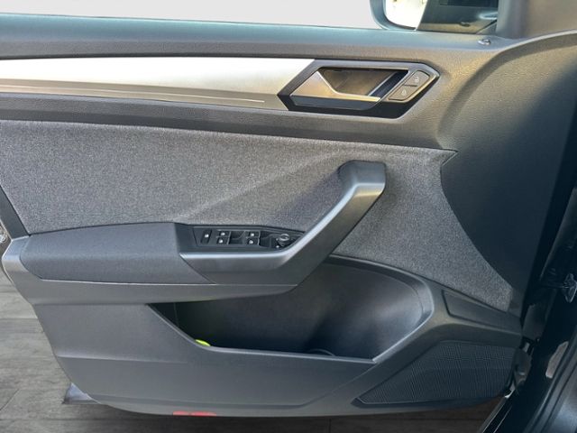 T-Roc MOVE 1.0 TSI NAVI MATRIX APP-CON REAR VIEW