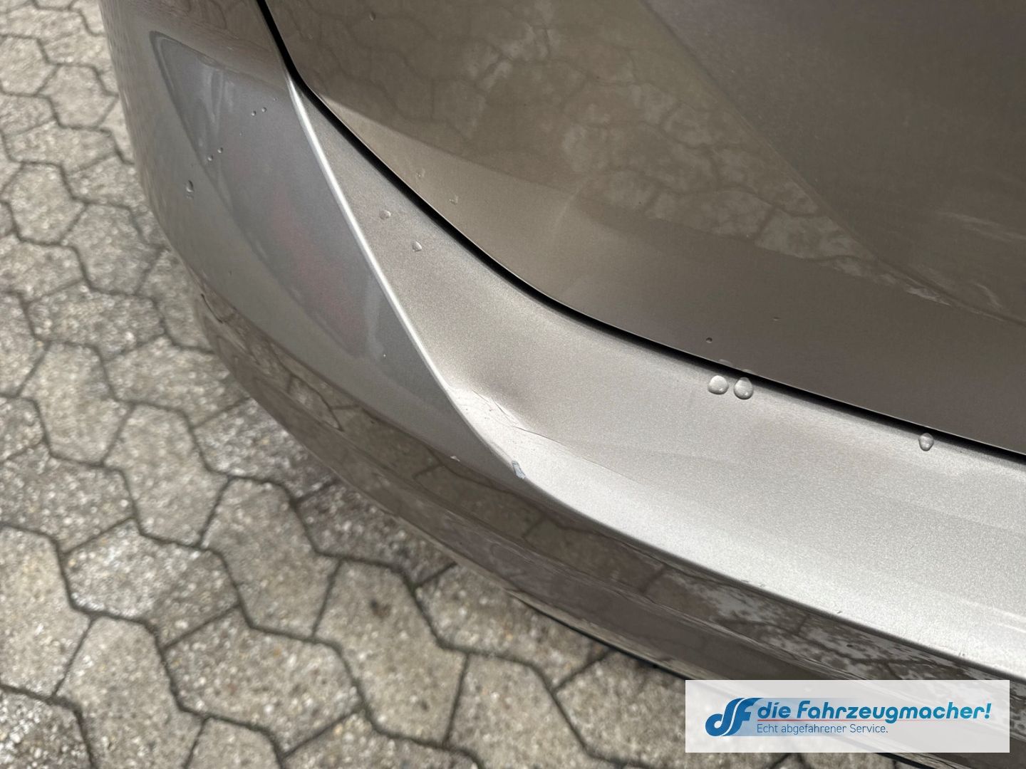Fahrzeugabbildung Volkswagen Touran Comfortline BMT Start-Stopp AHK-klappbar