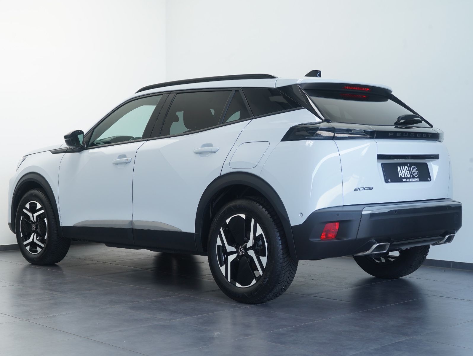 Fahrzeugabbildung Peugeot 2008 1.2 PureTech 130 Allure