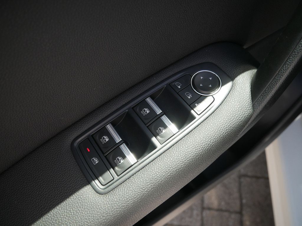 Fahrzeugabbildung Renault Captur Intens TCe 130 EDC GPF KAMERA NAVI LED