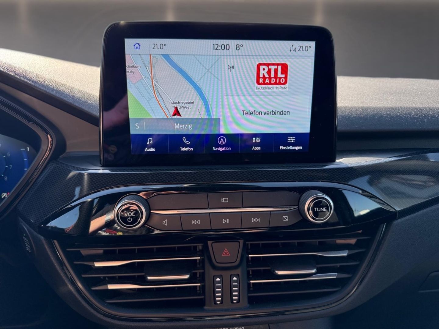 Fahrzeugabbildung Ford Kuga ST-Line X HUD AHK-klappbar Navi Soundsystem