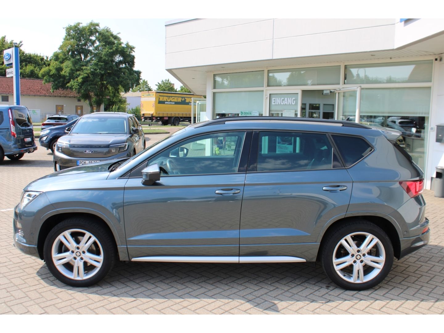Fahrzeugabbildung SEAT Ateca 4Drive FR ACC LED Pano RFK Full Link AHK W