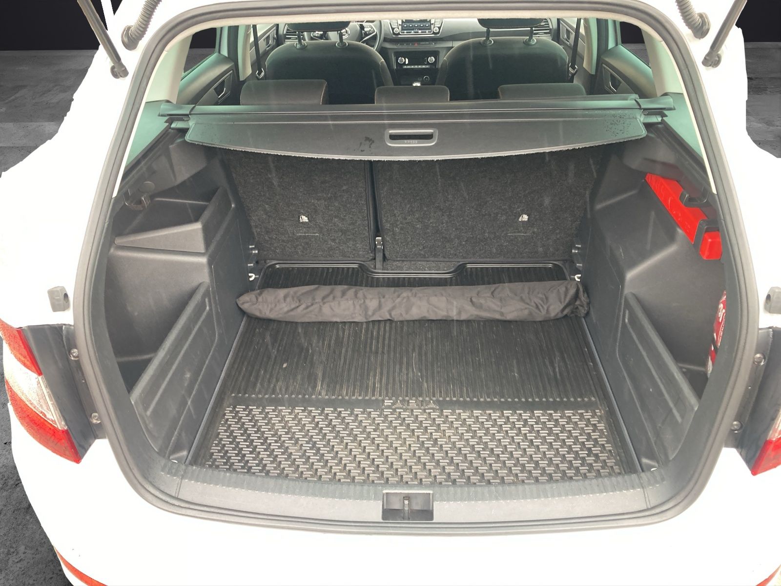 Fahrzeugabbildung SKODA Fabia Combi TSI Best-of DSG Navi Climatronic GRA