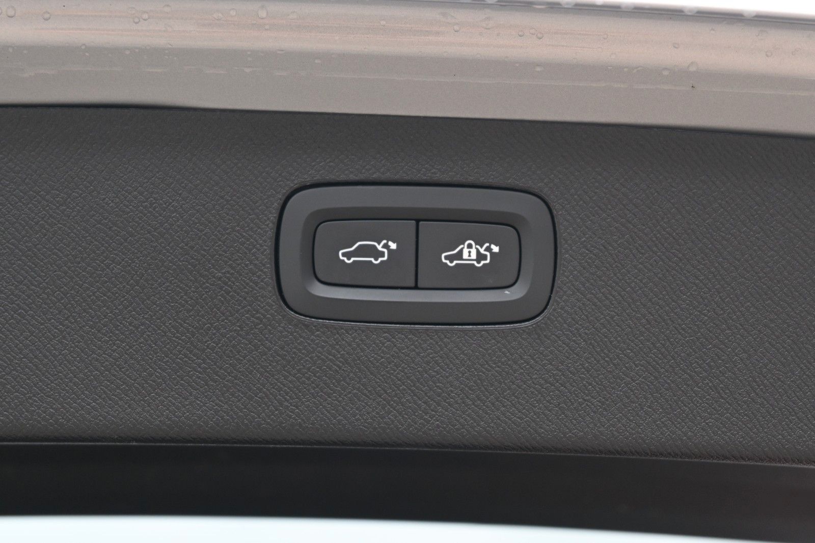 Fahrzeugabbildung Volvo XC90 B5 AWD Ultimate Dark *HUD*B&W*NAV*LUFT*MASS