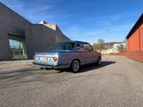 BMW 2002ti - blaue BMW 2002