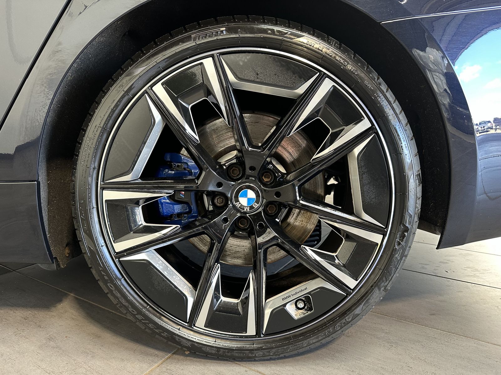 Fahrzeugabbildung BMW 520d Touring M-Sport NAV+LASER+AHK+PANO+HUD+20ZO