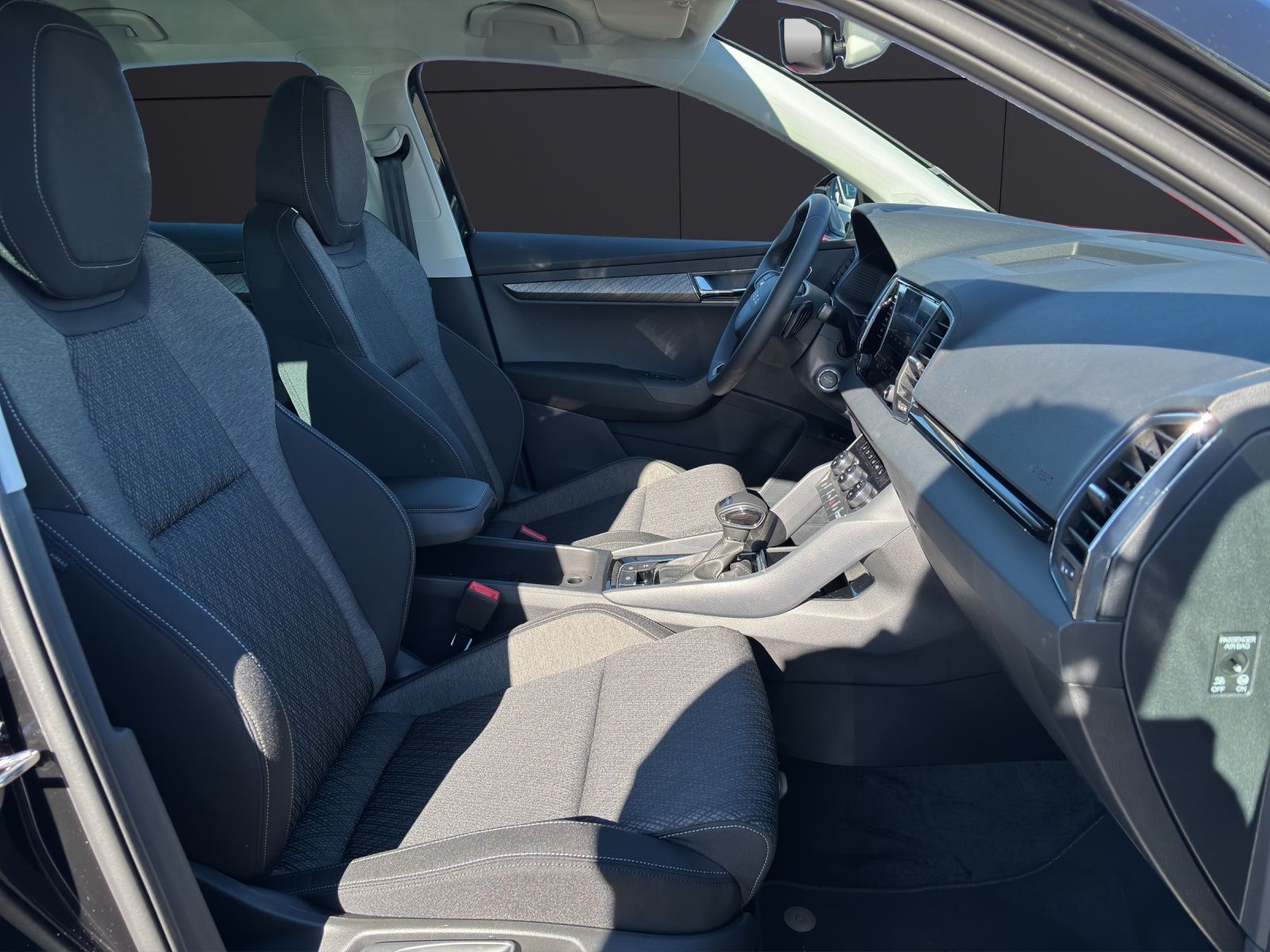 Fahrzeugabbildung SKODA Karoq Balance 1.5 TSI DSG AHZ LED RFK SH ACC Cli