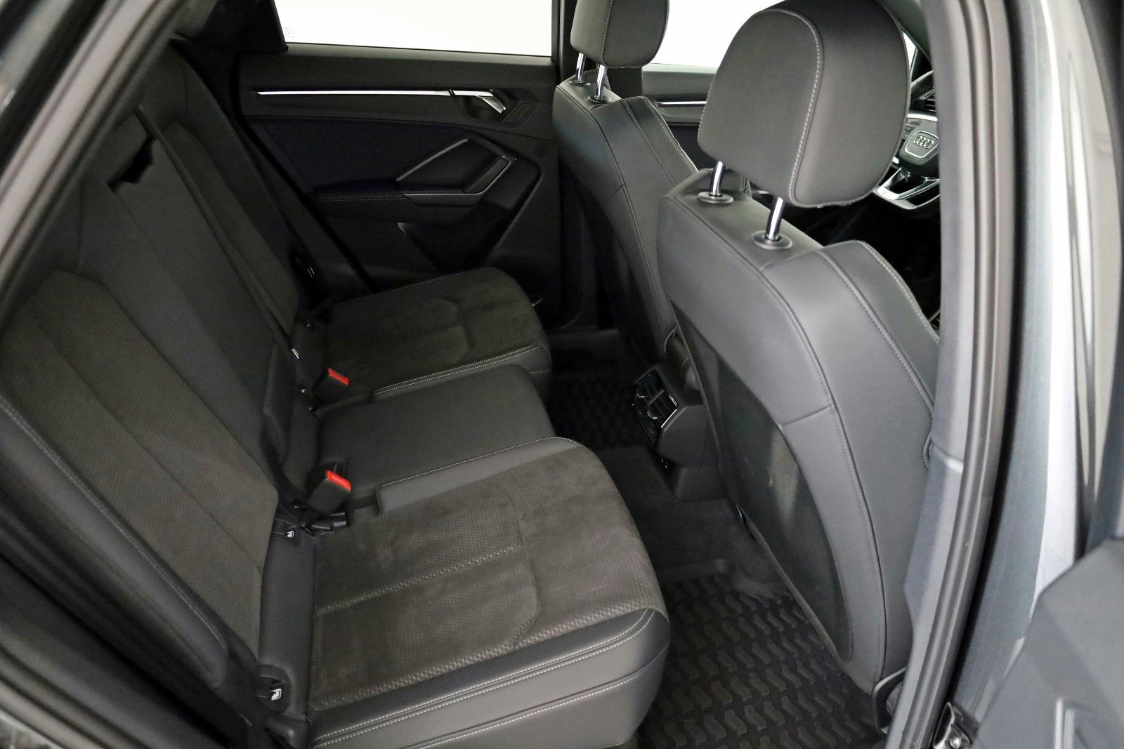Fahrzeugabbildung Audi Q3 Sportback 35TDI quattro S line B&O,ACC,SD,360