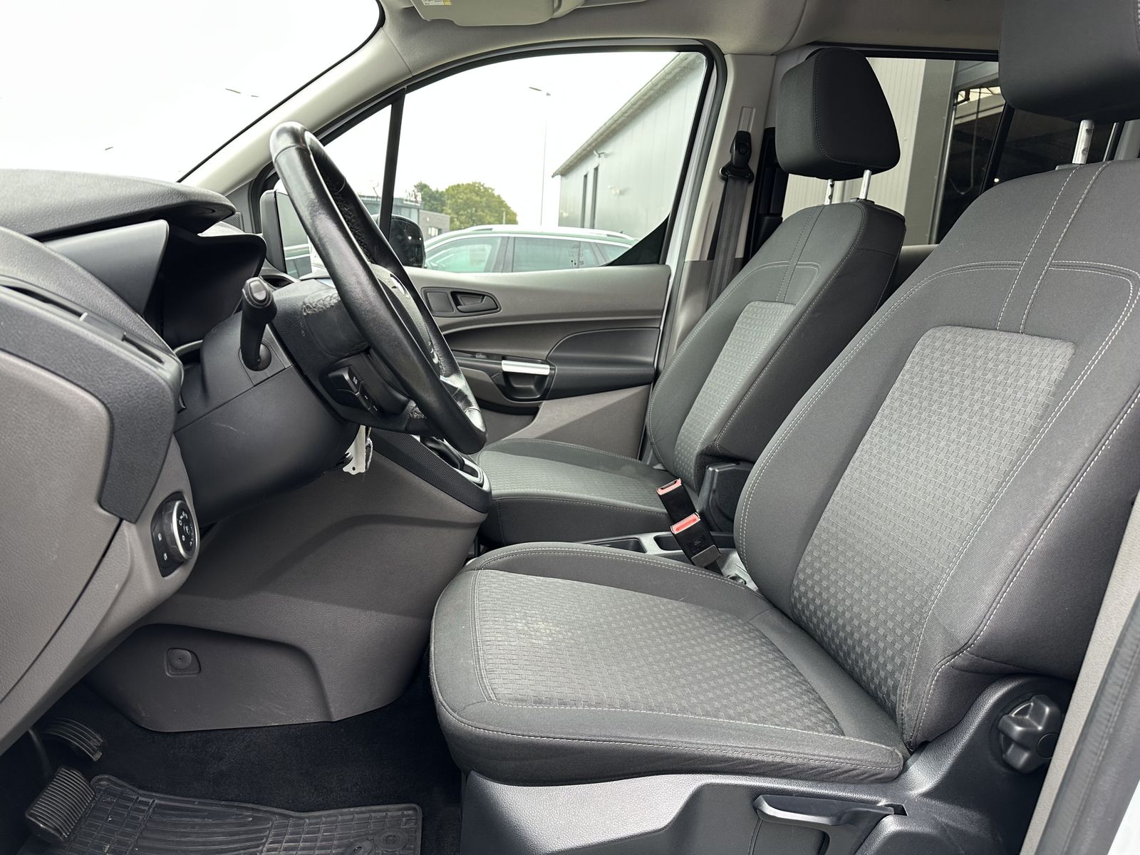 Fahrzeugabbildung Ford Transit Connect 230 Lang S&S NAV+XEN+AHK+CARPLAY
