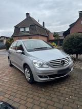 Mercedes-Benz Mercedes B150 Scheckheftgepflegt Rentner! - Mercedes-Benz B 150 von privat