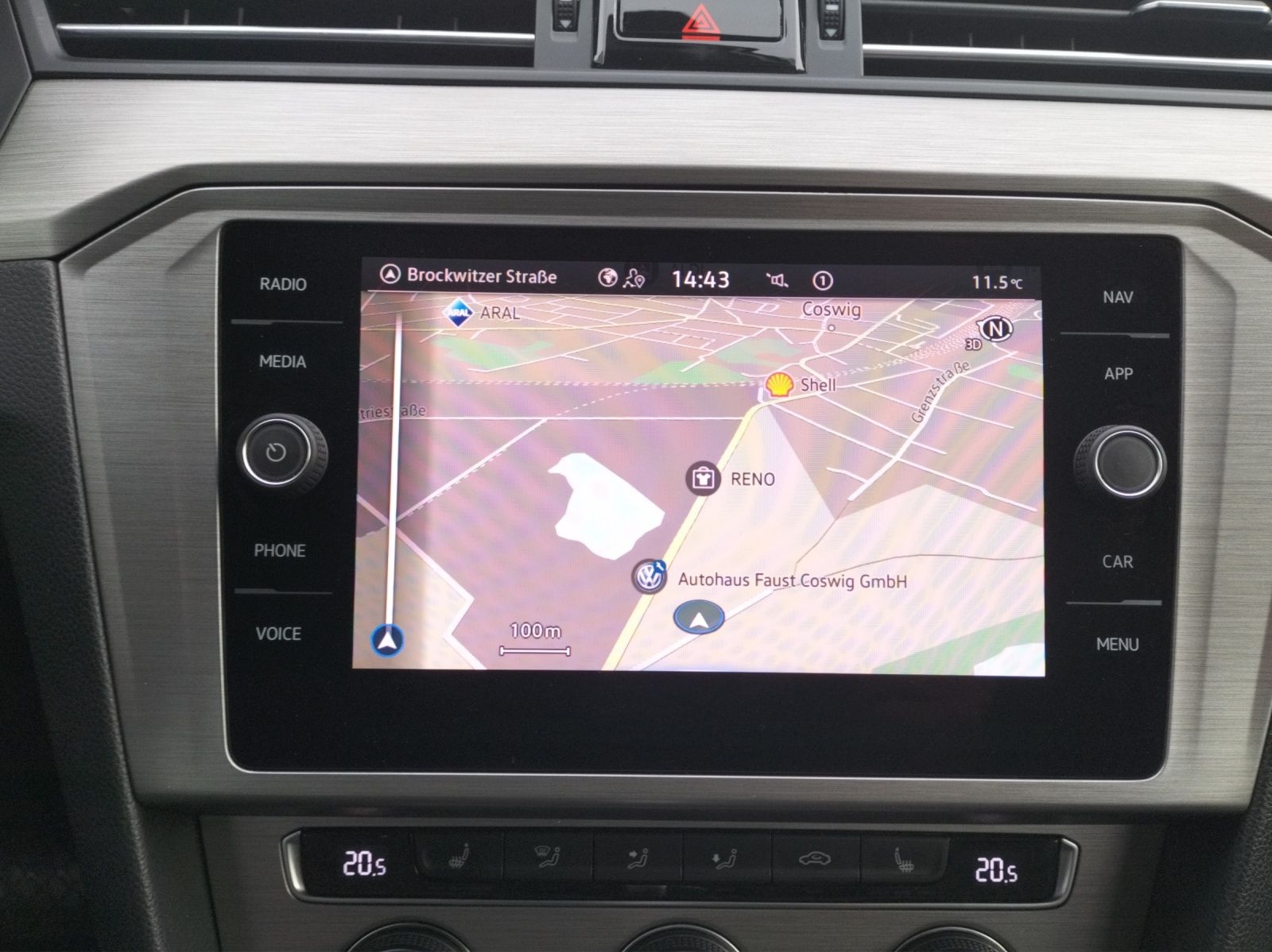 Fahrzeugabbildung Volkswagen Passat Variant TDI DSG LED ACC SH WeConnect Navi