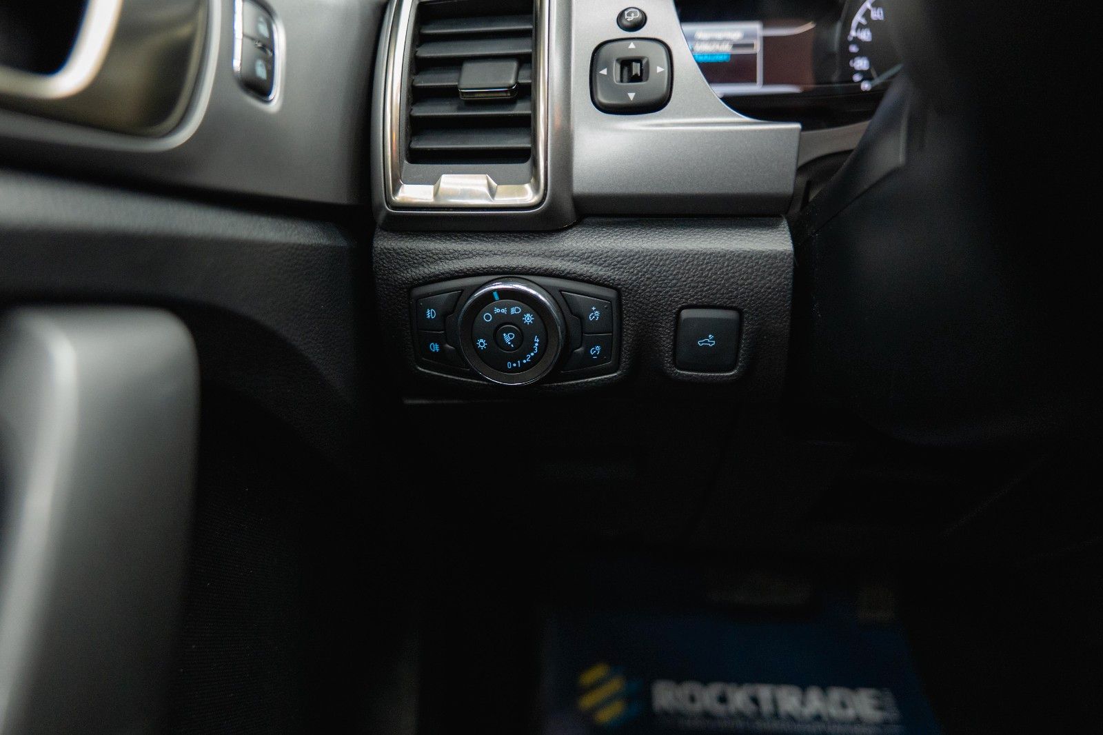 Fahrzeugabbildung Ford Ranger Limited Doppelkabine 4x4 *ACC*LED*DAB*