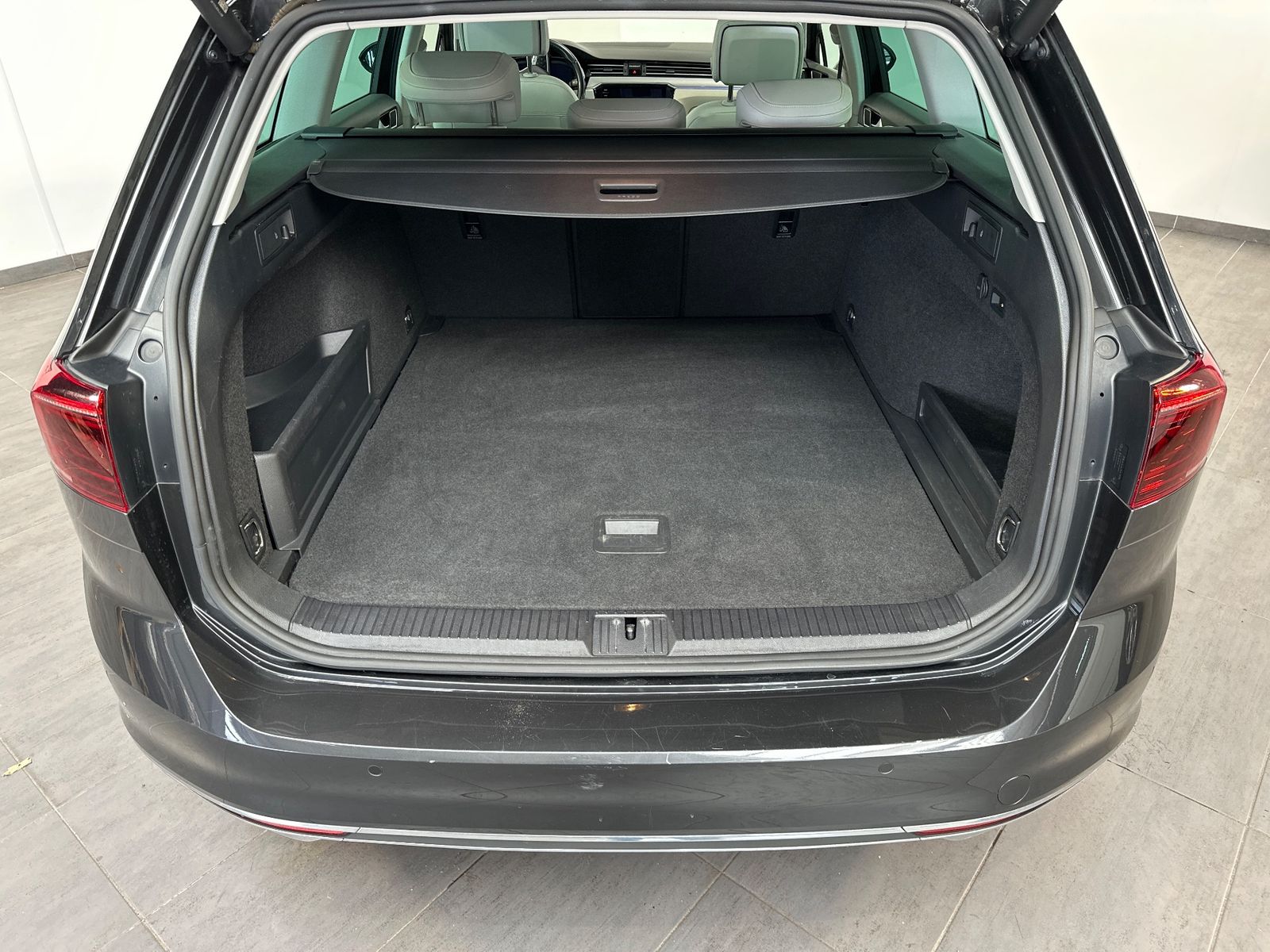 Fahrzeugabbildung Volkswagen Passat Variant GTE NAV+IQLIGHT+AHK+PANO+KAM+360°