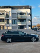 BMW 530d xDrive Touring/M-PAKET/HUD/PANO/B&O/AMBIENT - BMW 530 mit Diesel-Antrieb: Leder, Schiebedach, Kombi, 530d Paket