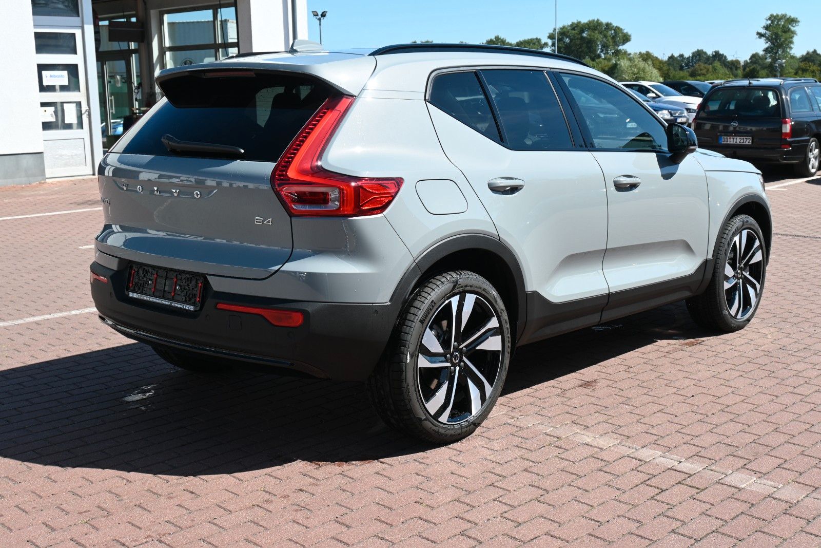 Fahrzeugabbildung Volvo XC40 B4 DKG Ultra Dark*PANO*FSHZG*360°*ACC*AHK