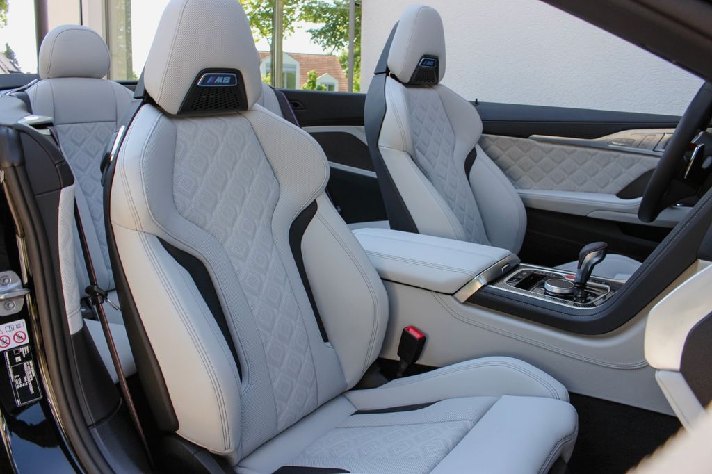 BMW M8 Competition xDrive Cabrio / LASER / M-DRIVERS BMW M8 Competition xDrive Cabrio / LASER / M-DRIVERS