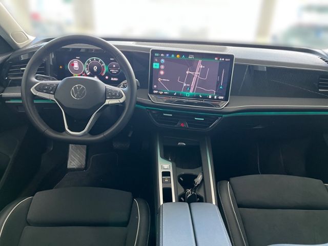 Fahrzeugabbildung Volkswagen Passat Variant 1.5 eTSI DSG BUSINESS NAV AHK KAM