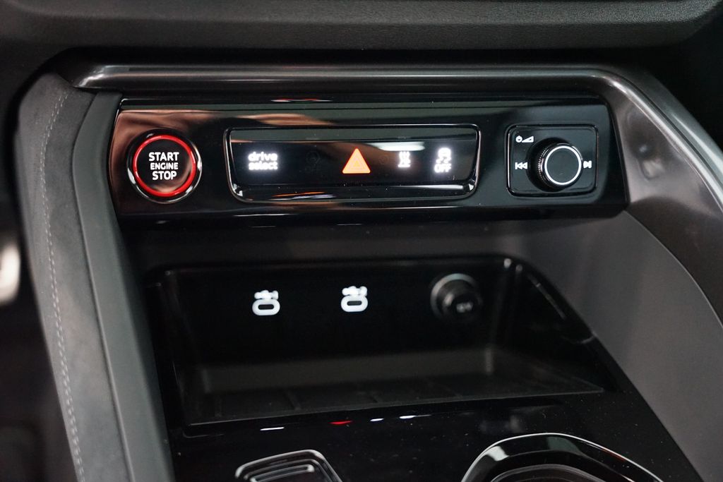 AUDI SQ5 Sportback TFSI | Pano | Carbon | Tech pro AUDI SQ5 Sportback TFSI | Pano | Carbon | Tech pro