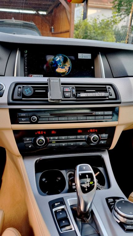 Image of BMW 530