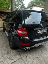 Mercedes-Benz ML 63 AMG 4MATIC AMG - Mercedes-Benz aus 2009: AMG