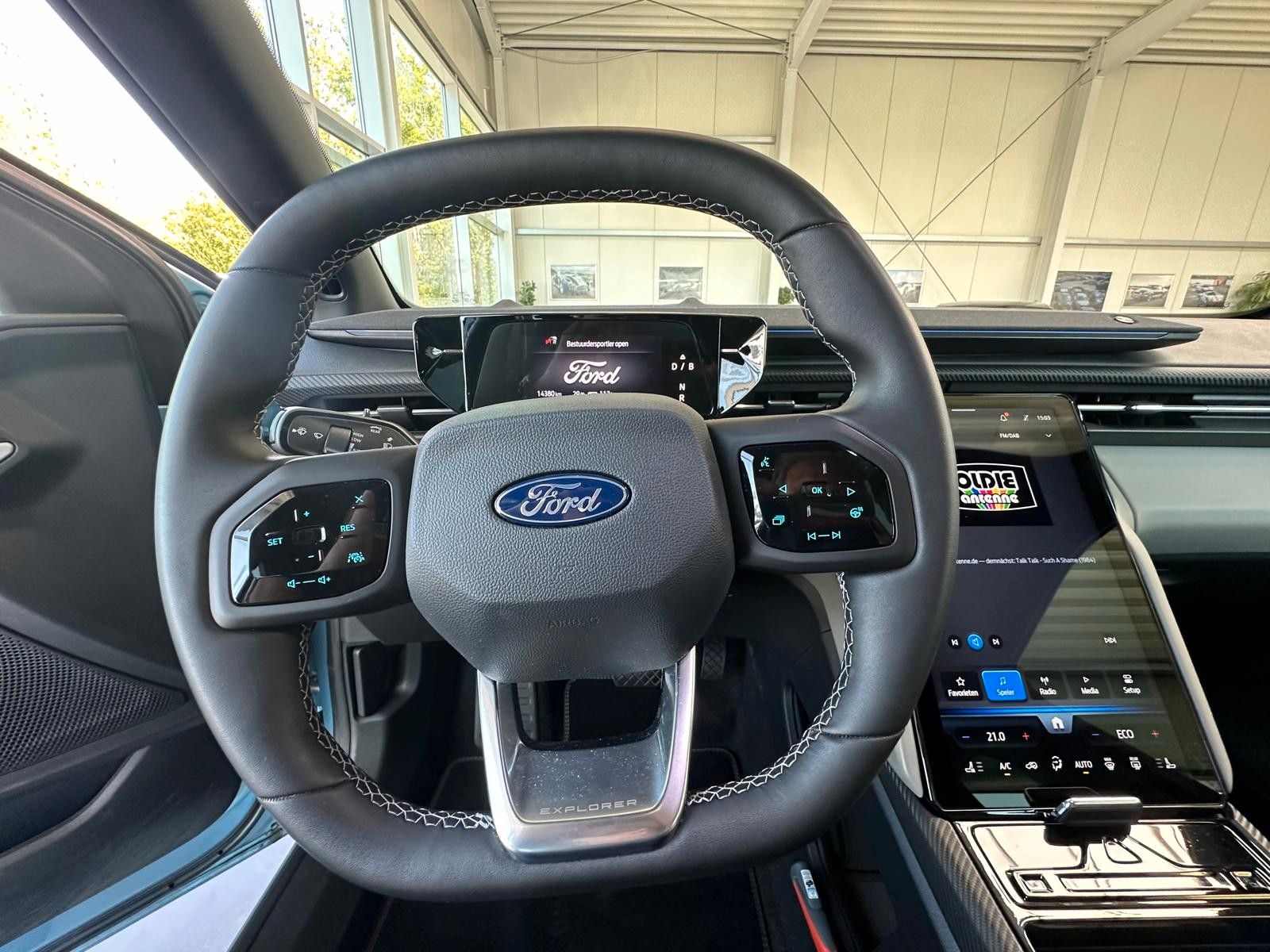 Fahrzeugabbildung Ford Explorer Premium RWD range extender