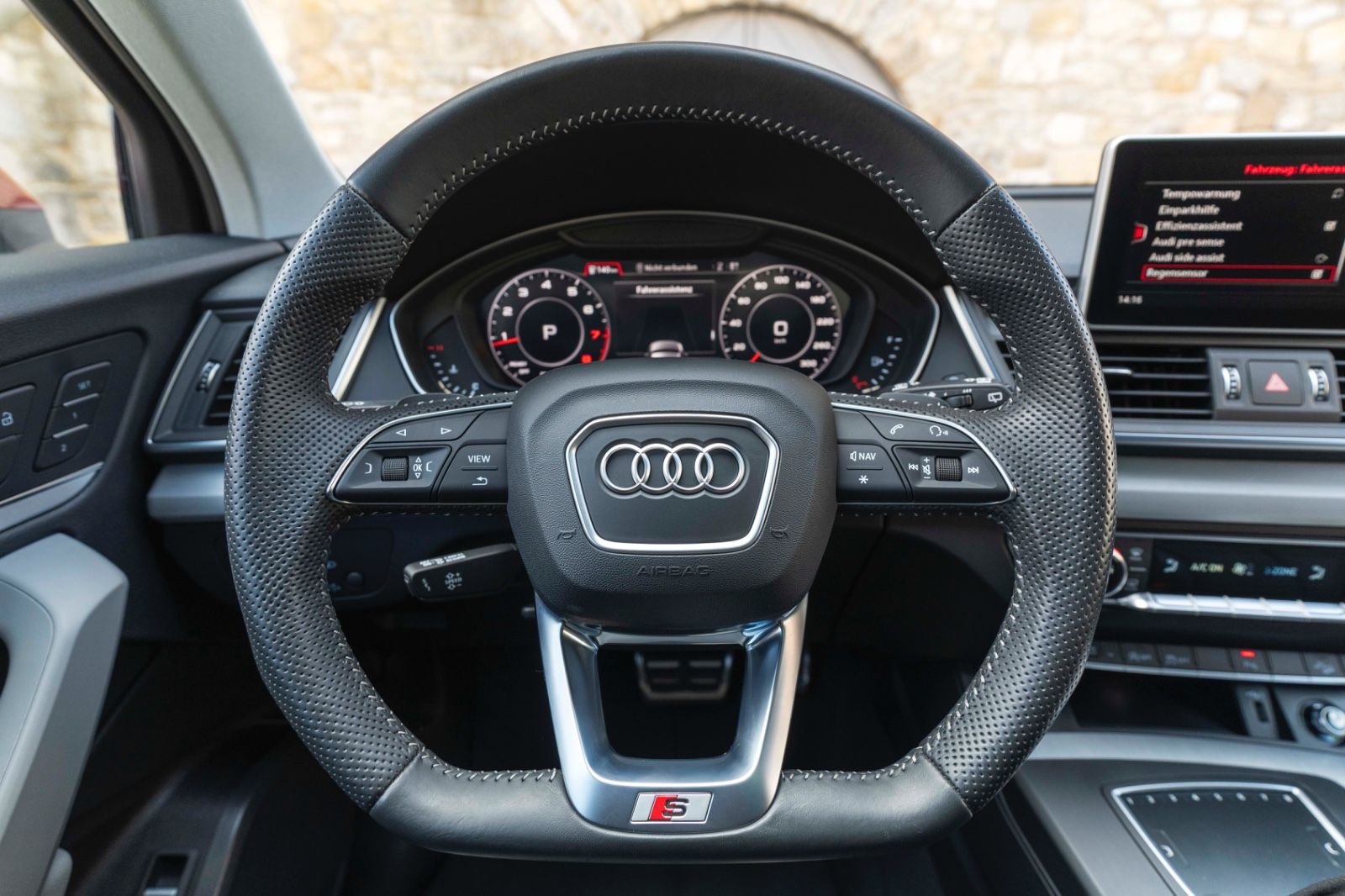 Fahrzeugabbildung Audi Q5 TFSI QUATTRO S-LINE PANO LED KAM NAV SZH SZB