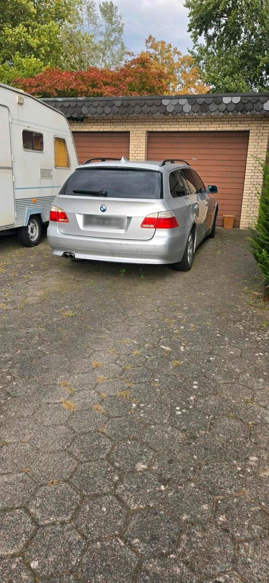 BMW 525 2005 — rear view
