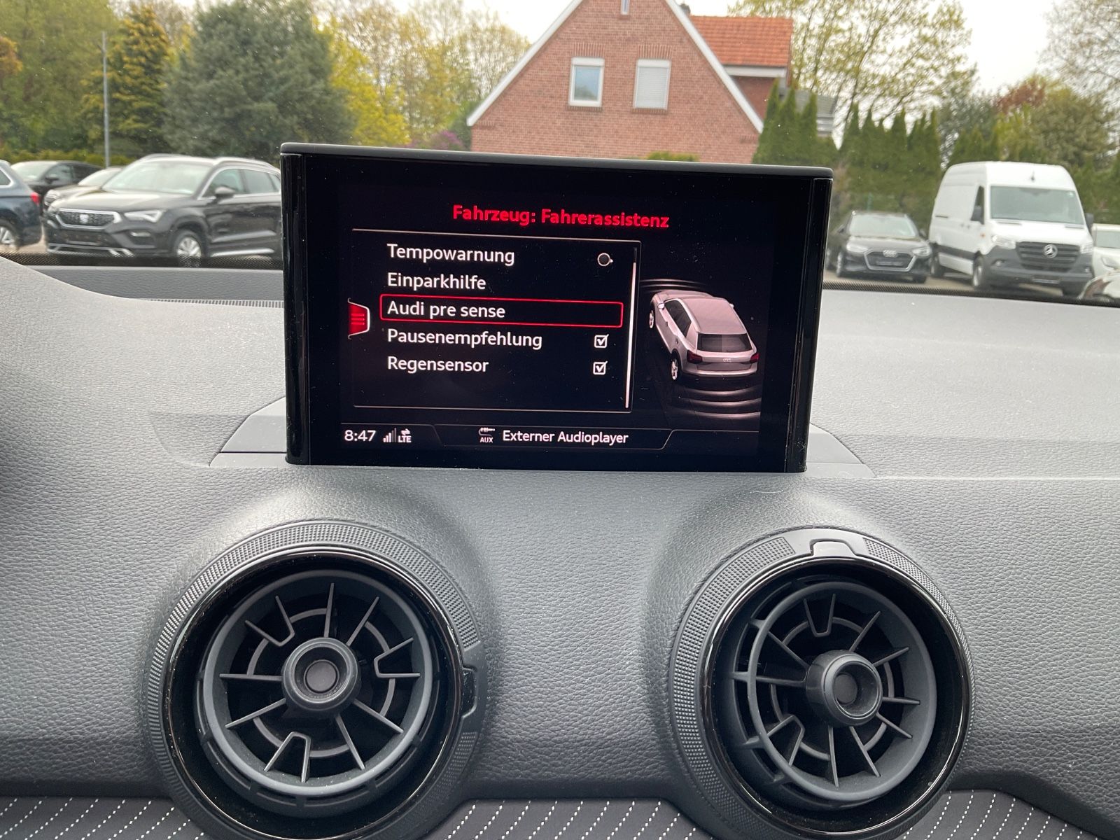 Fahrzeugabbildung Audi Q2 35 TFSI S tronic,Panorama,Kamera,Xenon,Navi