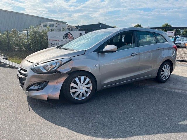 Hyundai i30 cw Trend/1.Hand/Bitte Text lesen