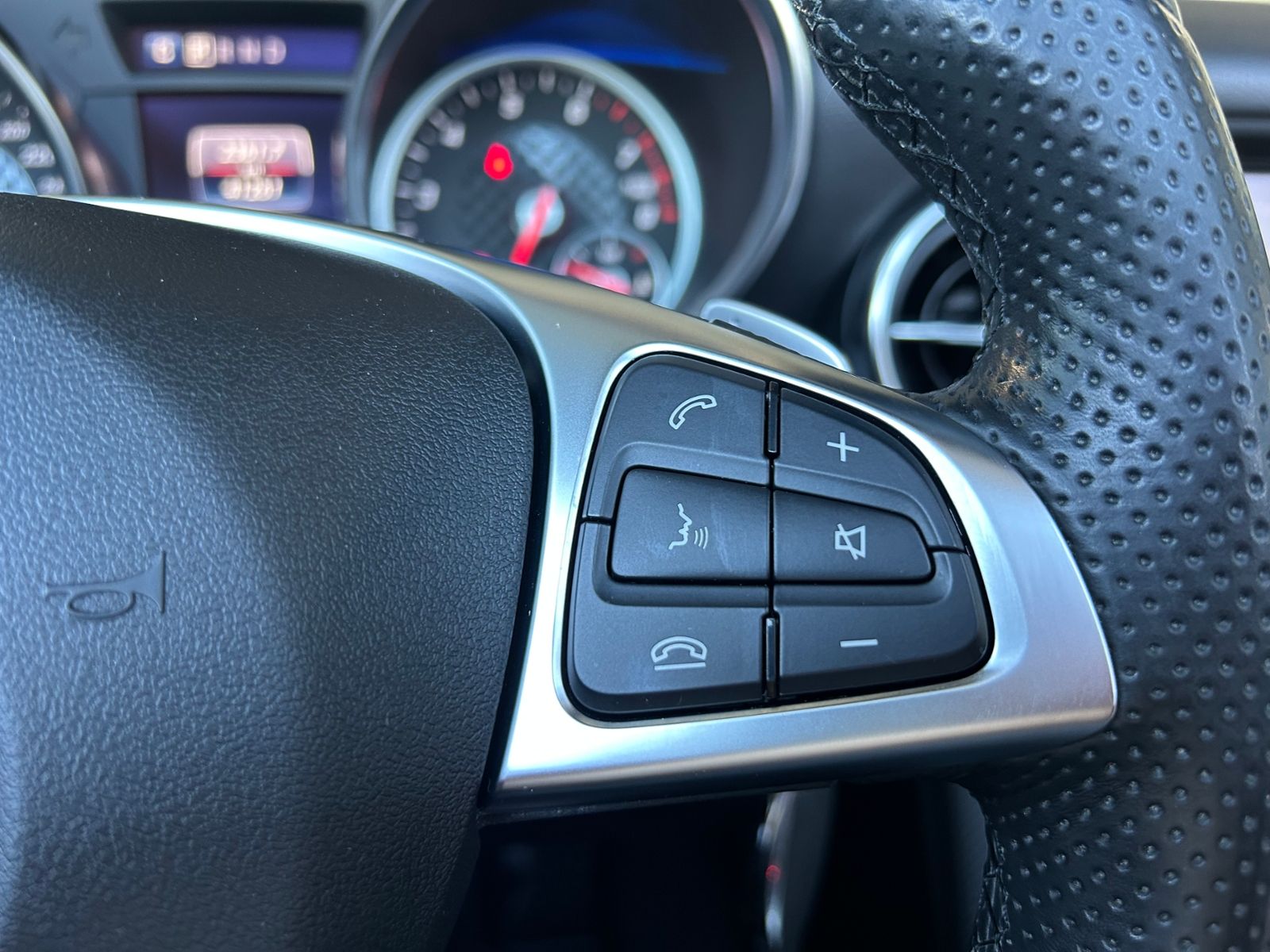 Fahrzeugabbildung Mercedes-Benz SLC 300 Roadster AMG Line KLIMA LED NAVI