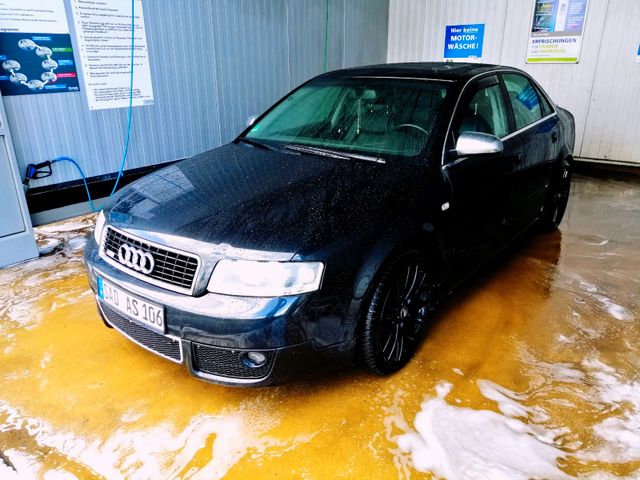 Audi A4 "S-line" 3.0 V6 Volleder 220PS